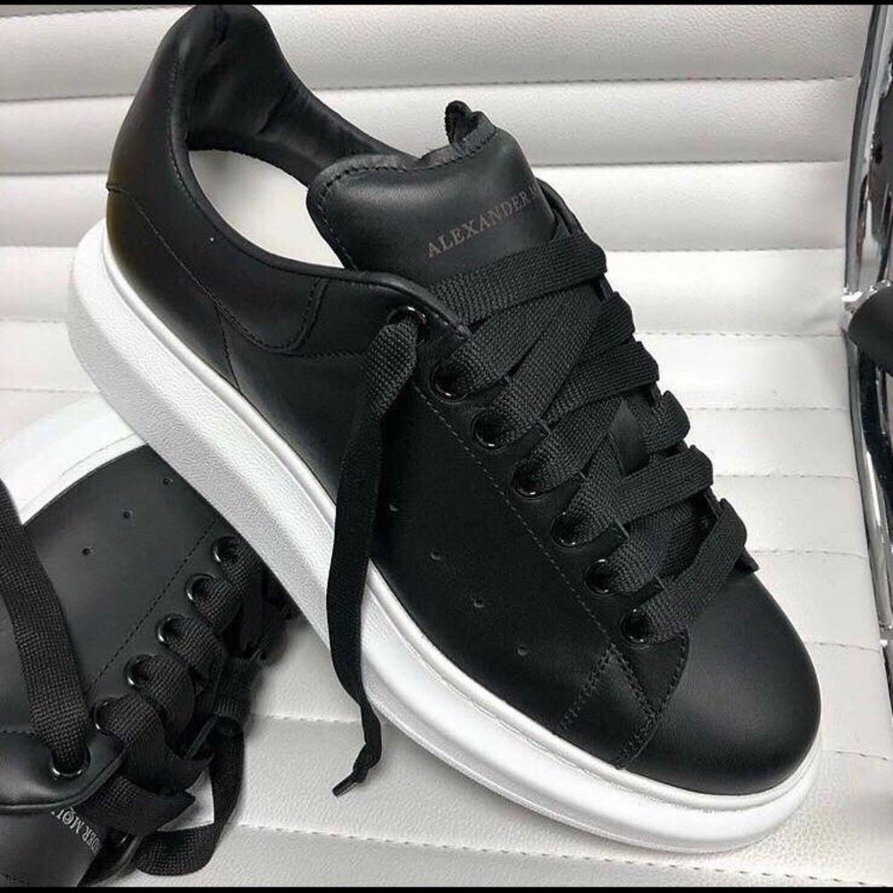 MCQueen sneakers worn once excellent condition!